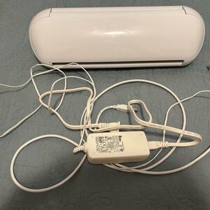 Silhouette America Portrait 3 - Vinyl Cutting Machine, White